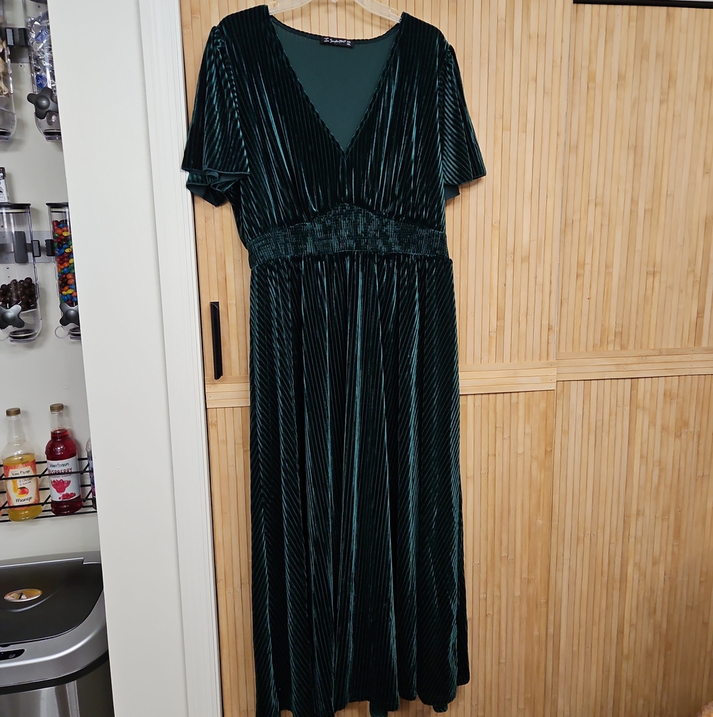Simple Emerald Green Velvet V-Neck Midi Dress